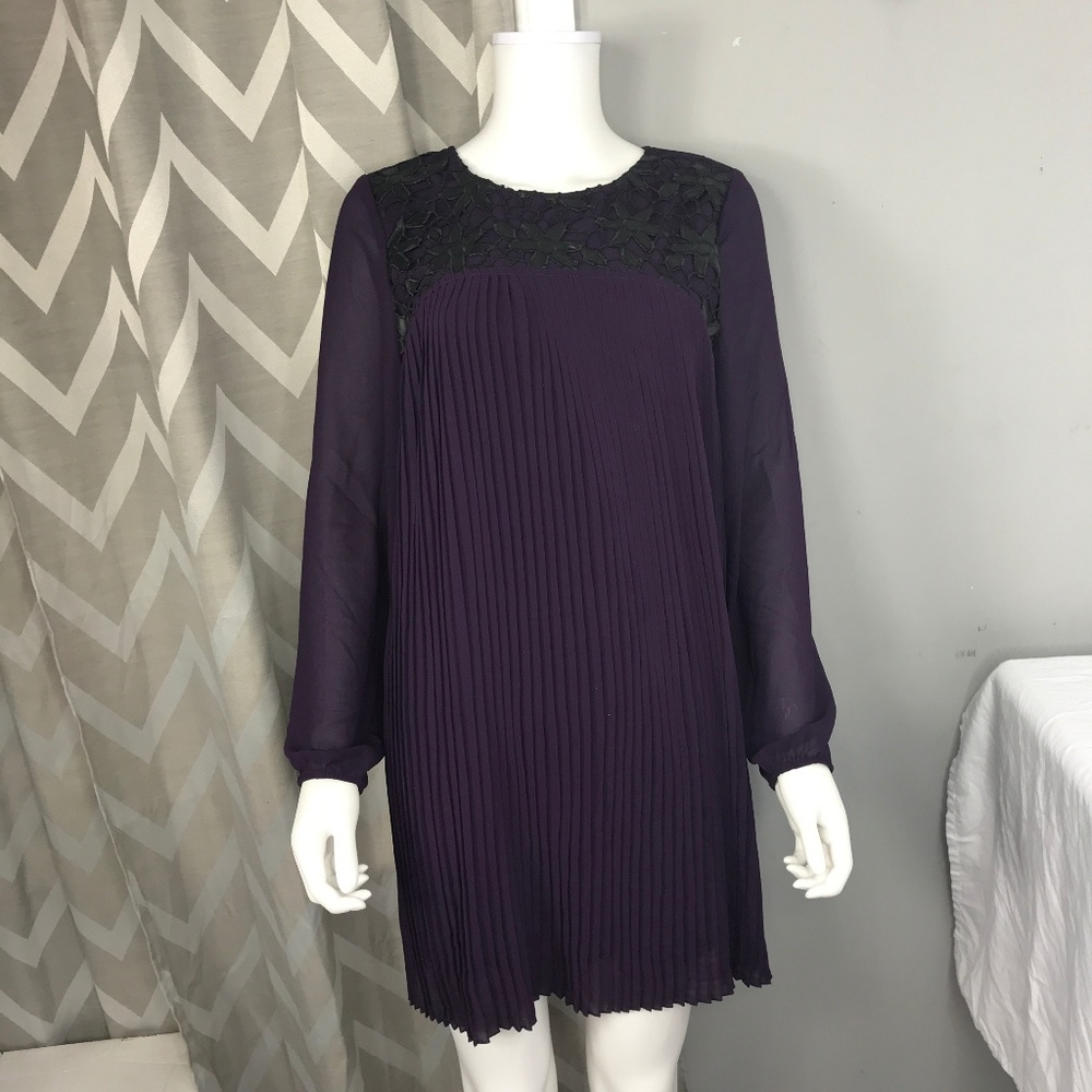 Cupio Purple Black Floral Crochet Pleated Dress